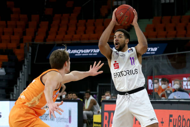 以及年轻一 以及年轻一